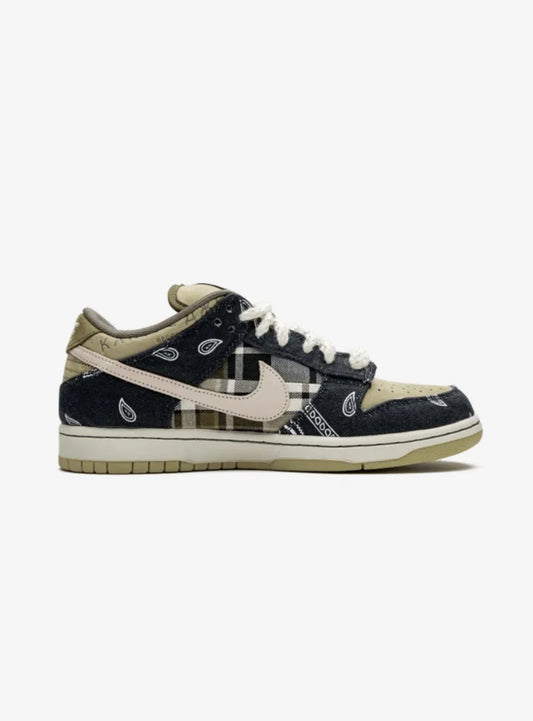 DUNK LOW TRAVIS SCOTT