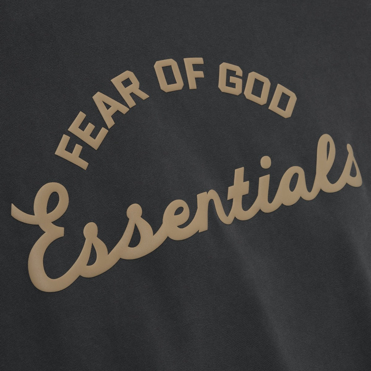 FEAR OF GOD ESSENTIALS TRAINING 90'S TEE FADED IRON GREY - dettaglio logo