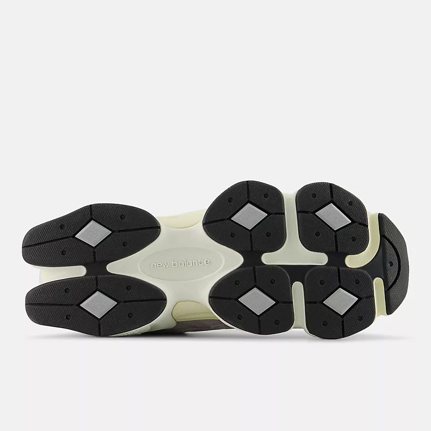 NEW BALANCE 9060 Truffle Salt / Timberwolf